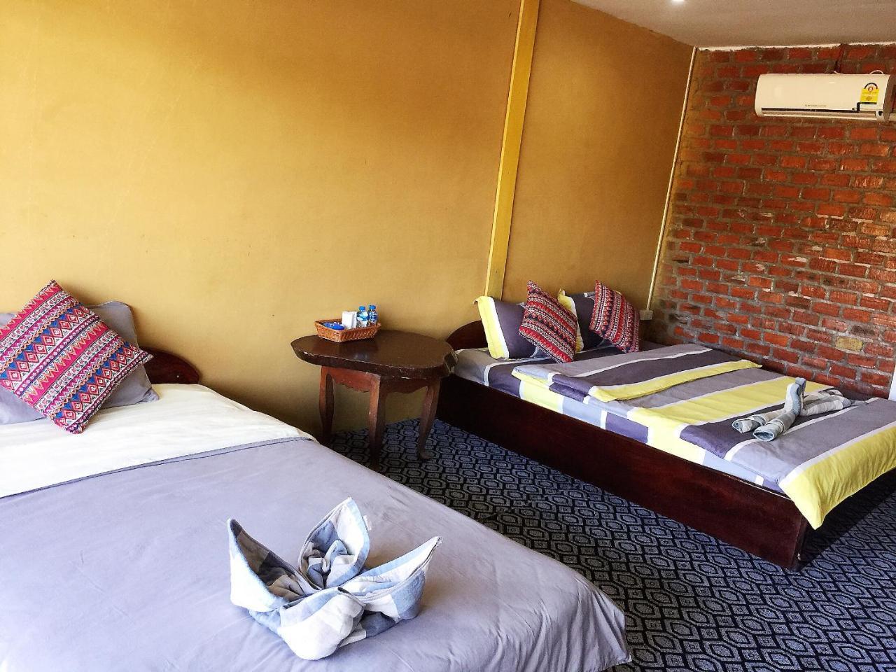 Mao Phasok Riverside Guesthouse Luang Prabang Exterior foto