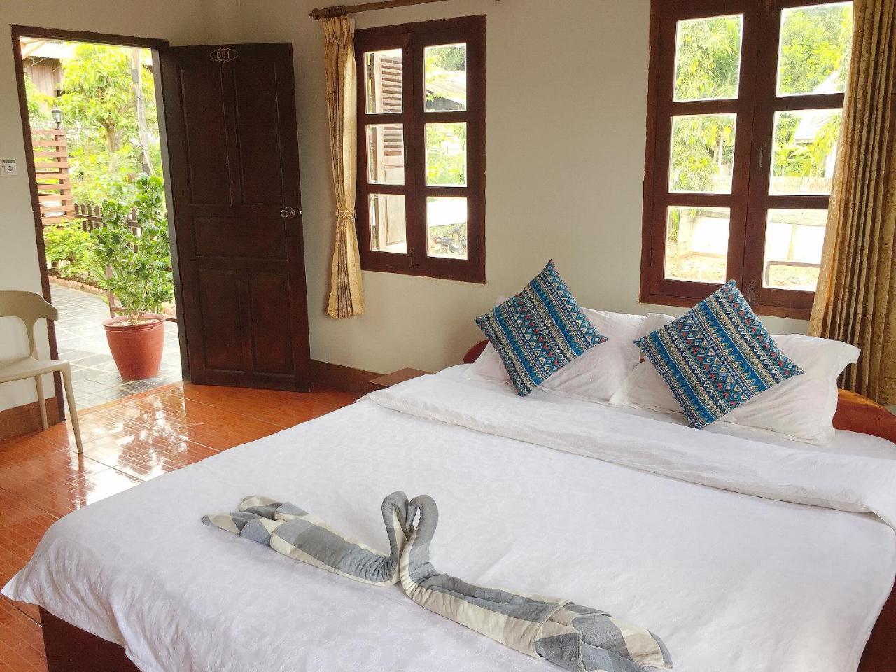 Mao Phasok Riverside Guesthouse Luang Prabang Exterior foto